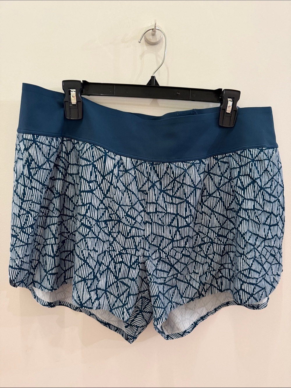 Women’s Blue Patterned Active Shorts Title Nine XL